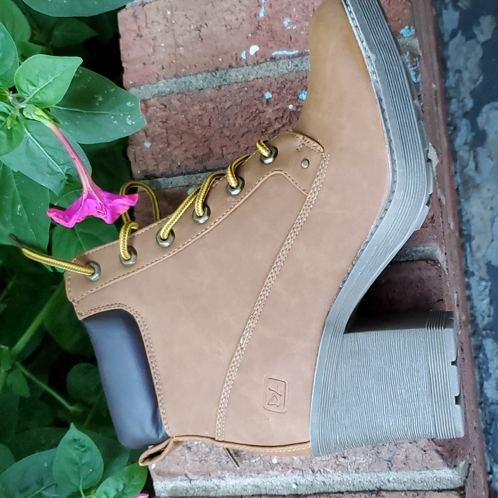 Dirty Laundry stacked heel booties - Picture 7 of 11